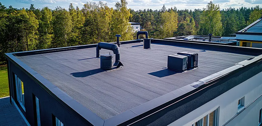 Professional Flat Roof Replacement Services in Decatur, IL