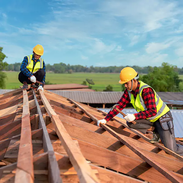 Why Decatur, IL Property Owners Trust Decatur Roofing Co for Garage Roof Replacement?